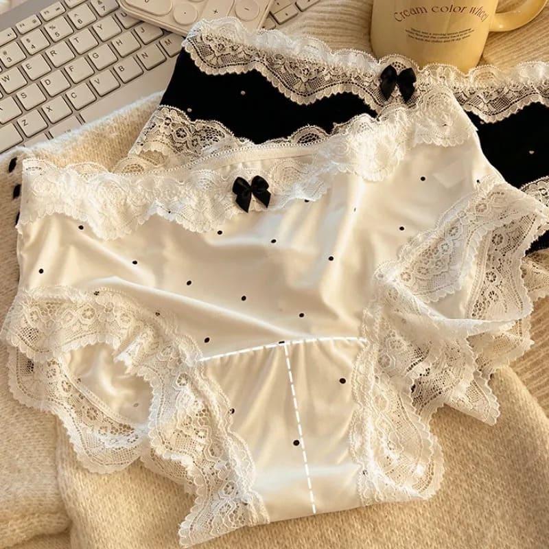 Suhanafit Polka Dot & Lace Sweetheart Briefs