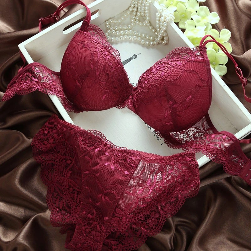 Trendy Lace Pushup Bra & Panty Combo