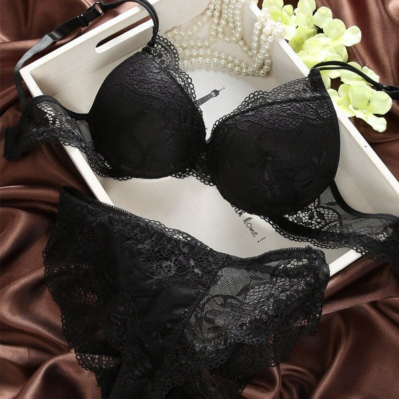 Trendy Lace Pushup Bra & Panty Combo